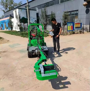 Vente chaude Secoueur d'oliviers multifonctionnel de type chenille Récolteuse automatique à vibrations pour la cueillette des <span class=keywords><strong>amandes</strong></span> et des noix - Product Image 2