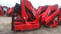 Grue articulée Palfinger neuve de 13 tonnes SPK38502C montée sur camion avec stabilisateurs arrière et télécommande