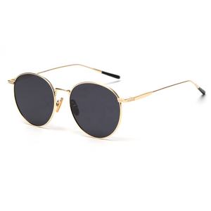 Monture en métal femmes lunettes de <span class=keywords><strong>soleil</strong></span> mode logo personnalisé femmes grandes lunettes de <span class=keywords><strong>soleil</strong></span> de luxe à la mode lunettes de <span class=keywords><strong>soleil</strong></span> pitviper - Product Image 1