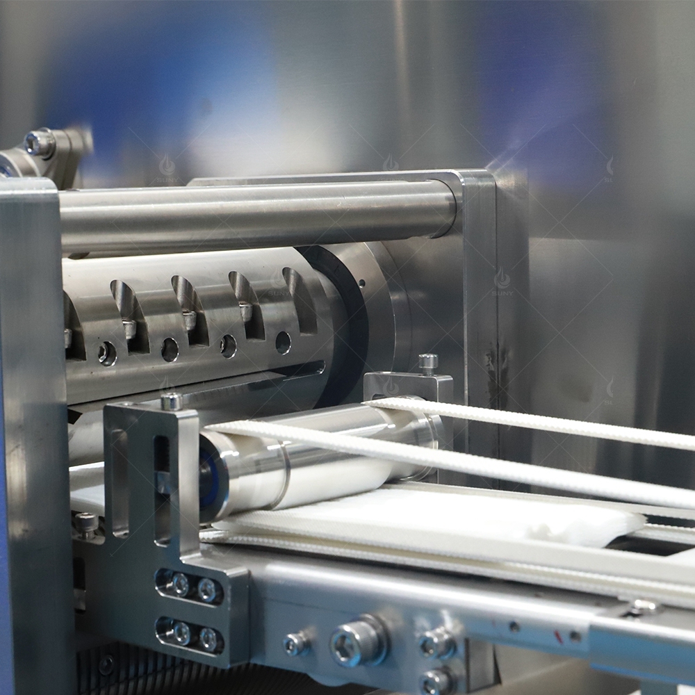 Mobile Phone Wipes Making Machine And Baby Wet Tissue Production Equipment With Free Wipes Packing Machine · image 4