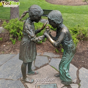 Decorazione da giardino a grandezza naturale per bambini che colano la statua del fratello e della sorella in bronzo - Product Image 1