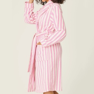 <span class=keywords><strong>Accappatoio</strong></span> in Spugna di <span class=keywords><strong>Cotone</strong></span> Premium per <span class=keywords><strong>Donna</strong></span>, con Motivo Personalizzato a Righe Tinto in Filo, Spesso e Termico - Product Image 2