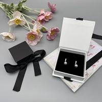 Boîte cadeau de luxe en papier Shengcan avec insert en mousse de velours, fermeture à ruban, emballage personnalisé avec logo
