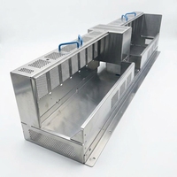 Composant de châssis perforé en tôle d'argent pour rack de serveur, pièce structurelle de poinçonnage CNC pour armoire de centre de données