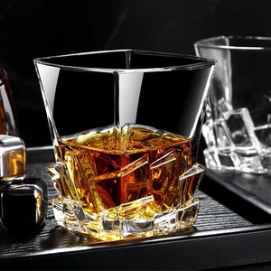 Verres à whisky carrés modernes en verre taillé à la main, transparents, pour les fêtes - Product Image 4