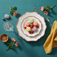 Assiettes de présentation en céramique rose avec bordure dorée festonnée - Ensemble de décoration de table pour mariage, réception, fête prénuptiale et fiançailles