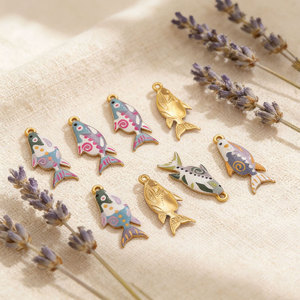Dijes Personalizados Impermeables de Acero Inoxidable 316L con Baño de Oro de 14k/18k y Esmalte, con Diseño de Pez, para la Fabricación de Joyas, Pulseras y Collares - Product Image 3