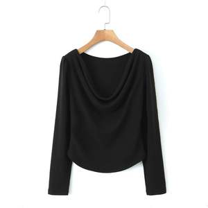 Blusa de Manga Larga con Cuello Drapeado para Mujer Talla Grande, Top Negro de Algodón N8760, Diseño Elegante con Drapeado Frontal - Product Image 1