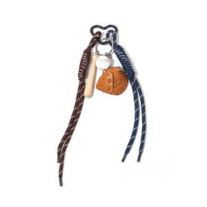 DIY gebreide hanger schattige beer tas met karabijnhaak sleutelhanger cola flesdop voor honkbalhaak autosleutelhanger <span class=keywords><strong>charms</strong></span> - Product Image 6