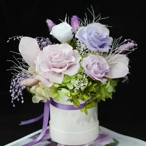 Roses éternelles stabilisées pour la Saint-Valentin et la Fête des Mères, avec boîte cadeau - Product Image 4