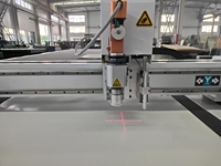 Máquina de Corte CNC Realtop de Alta Productividad 220V/380V 11kW para Alfombras/Alfombrillas/Tapetes con Cuchilla Oscilante y Cortador de Contornos