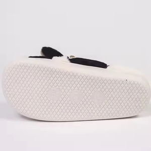 รองเท้าแตะขนสัตว์นุ่มลายการ์ตูนน่ารักรูปวัวสำหรับผู้หญิง น้ำหนักเบา อุ่นสบายสำหรับใส่ในบ้าน ฤดูใบไม้ร่วง ฤดูหนาว ปี 2026 ขายส่ง - Product Image 6