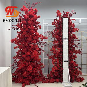 Arche florale de mariage artisanale lisse en fleurs de soie de roses rouges artificielles pour fêtes - Product Image 2