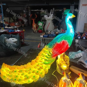 Luz de Navidad de Fibra de Vidrio con Forma de Pavo Real y Detalles Decorativos de Aves para Parques, Jardines y Decoraciones Festivas - Product Image 3