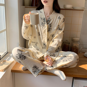 Pijama informal de primavera y otoño para mujer, conjunto de ropa para el hogar de poliéster estampado de manga larga, cintura elástica suave, talla XL para familias - Product Image 1