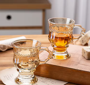 Verre à bière brun en verre de style vintage exquis avec poignée pour les fêtes, les réunions et les dîners à la maison, pour boire du jus, du thé, de la bière - Product Image 1