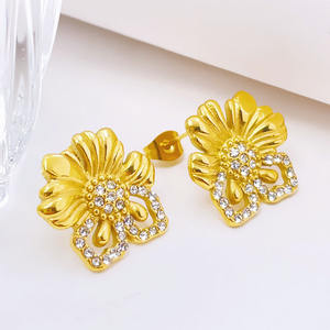 Conjunto de joyería de acero inoxidable con flores de alta calidad a prueba de agua, pendientes de diseño personalizados huecos dorados - Product Image 2