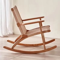 Fauteuil à bascule décontracté en rotin tressé avec accoudoirs, style nordique, pour balcon, salon ou bar à domicile