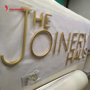 Fabricante de BRANDNEWSIGN personalizado 3D pequeño alfabeto dorado espejo de latón letras de Metal y Nunmber Logo decoración de pared signos