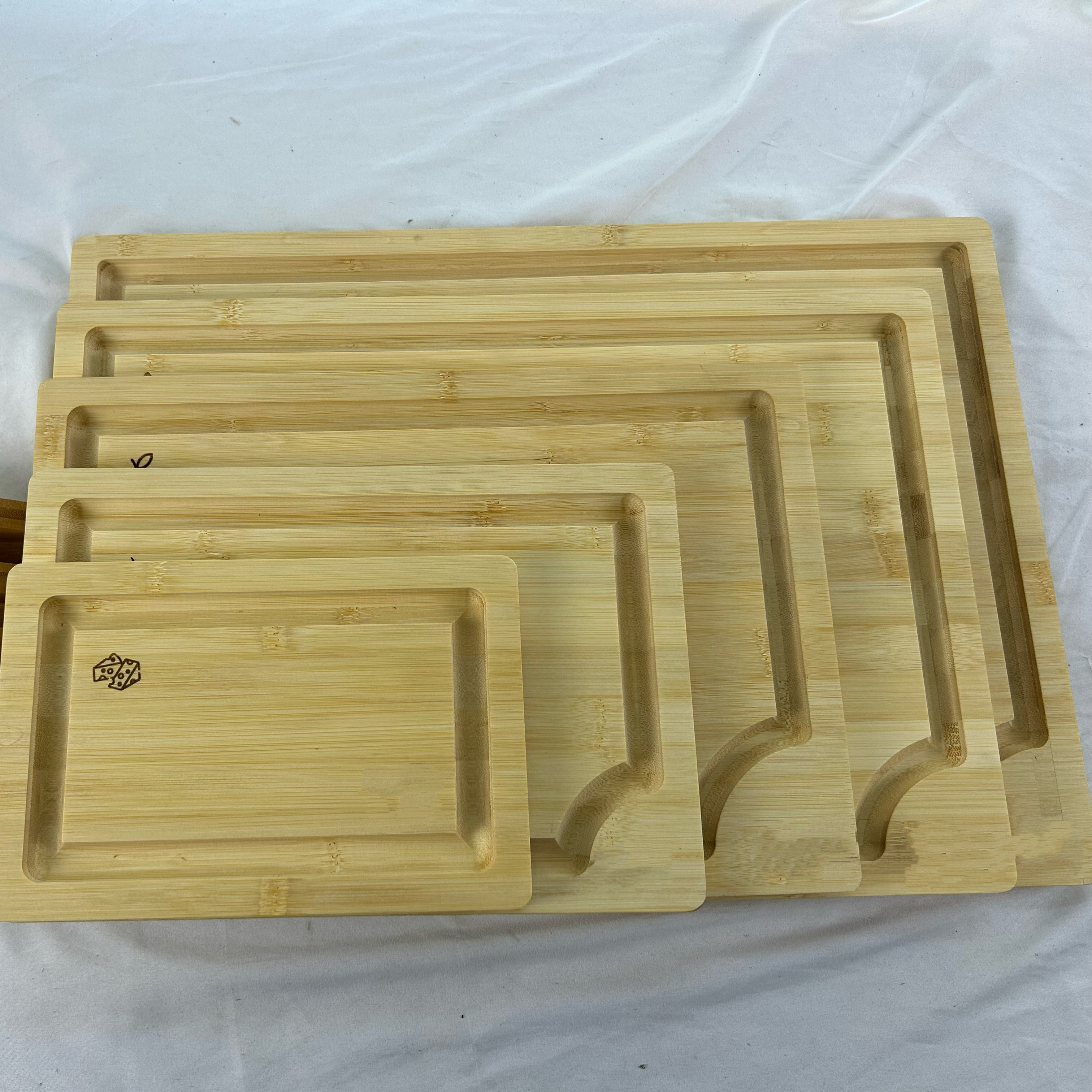 Ensemble de 5 planche à découper en bois Premium, ton clair
