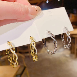 Orecchini a Cerchio con Linea Ondulata per Donne, Accessori per Orecchie Semplici e alla Moda per Uso Quotidiano - Product Image 4