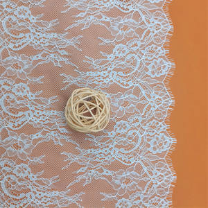 E1463 Tela Jacquard <span class=keywords><strong>de</strong></span> Encaje <span class=keywords><strong>de</strong></span> Pestañas, Adorno <span class=keywords><strong>de</strong></span> Encaje <span class=keywords><strong>de</strong></span> Flores Blancas y Negras Suaves, 3 Metros <span class=keywords><strong>de</strong></span> Largo, Ropa Elegante y Usada, Vestidos - Product Image 5