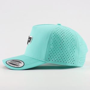 Gorras Deportivas de Secado Rápido de Alta Calidad al por Mayor de Fábrica, Gorra de Golf con Logotipo de Silicona Personalizado, Color Azul Cielo, Perforada con Láser - Product Image 3