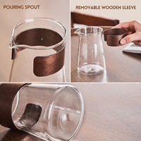 Tasses à café en verre de 380 ml et tasses à latte glacé avec manchon en bois en option, bec verseur, OEM ODM, articles de boisson