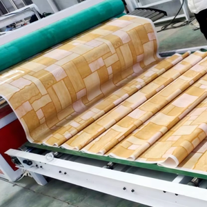 Machine automatique à double vis parallèle co-rotative pour la fabrication <span class=keywords><strong>de</strong></span> tapis <span class=keywords><strong>de</strong></span> <span class=keywords><strong>sol</strong></span> souple en PVC non moussant, en rouleaux, pour <span class=keywords><strong>matelas</strong></span> - Product Image 1