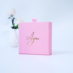 Bolsa de Joyería de Microfibra Personalizada con Botón a Presión, Forro de Esponja y Recubrimiento UV para Empaque de Joyería en Relieve - Product Image 5