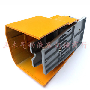 LTH1/6 Foot Switch IP54 6-<b>Pin</b> Digital Input Industrial Use - Product Image 3