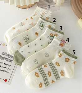 Calcetines cortos dulces y lindos Estilo de Instagram Pequeño estampado de flores frescas Tendencia Versátil Casual Low Top Calcetines de barco - Product Image 2