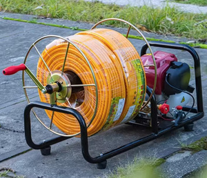 Pulvérisateur portable à moteur essence avec enrouleur de tuyau orange pour usage en jardin, facile à utiliser - Product Image 4