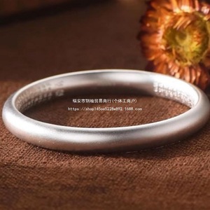 กำไลข้อมือเงินแท้ 999 แบบด้าน ลายปลาดุก ดีไซน์ปิด ฝาหลังสลักลาย งานฝีมือแบบดั้งเดิม ของขวัญสำหรับทุกเพศ - Product Image 4