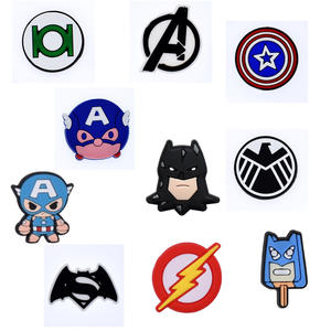 Breloques pour sabots pour enfants, Captain <span class=keywords><strong>Batman</strong></span> <span class=keywords><strong>Superman</strong></span> Logo, breloques pour chaussures en PVC, accessoires en caoutchouc, décoration de chaussures - Product Image 6