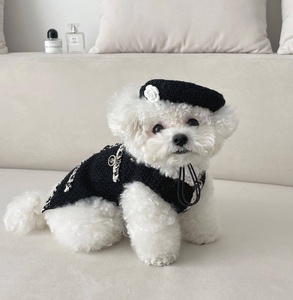 Vestido <span class=keywords><strong>de</strong></span> Lana Tejida en Blanco y Negro con Diseño Clásico para Mascotas, Sombrero <span class=keywords><strong>de</strong></span> Lujo para Perros - Product Image 2