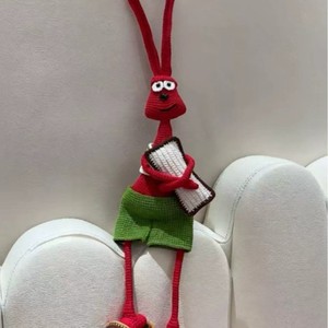 Kit DIY de <span class=keywords><strong>tissu</strong></span> brodé au crochet fait main - <span class=keywords><strong>Porte</strong></span>-clés poupée en fil de lapin aux longues oreilles 'Morning Grumpy Rabbit' (100% Acrylique) - Product Image 1