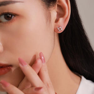 Boucles d'oreilles personnalisables en cuivre, version minimaliste en argent sterling S925 avec zircone taille marquise - Exclusives pour femmes - Product Image 2