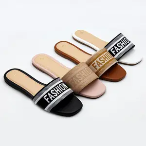 2024 sıcak satış açık düz sandalet terlik yaz slaytlar ayakkabı mektup ayakkabı rahat sandalet kadın moda örgü üst ile