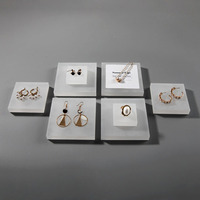 Bloc acrylique transparent Cubes carrés Rectangle boutique de cosmétiques base de présentation de bijoux en plexiglas transparent