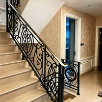 Balustrade d'escalier en fer forgé européen sur mesure, motif ajouré, garde-corps décoratif en métal pour l'intérieur de villa