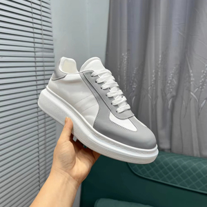 รองเท้าผ้าใบแบบสวม Alexander Casual High Top รุ่นผูกเชือก พื้นหนา สำหรับผู้ชายและผู้หญิง หนังแท้ Mc พื้นรองเท้าหนา รองเท้าเดินสบาย ทนทาน รุ่น Queen - Product Image 1