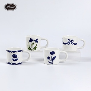 <span class=keywords><strong>Taza</strong></span> de Cerámica con Diseño <span class=keywords><strong>Original</strong></span> Pintado a Mano SWT, Azul y Blanco, con Logotipo Personalizado, Diseño Floral Simple y Único, para Uso Diario en el Hogar - Product Image 2