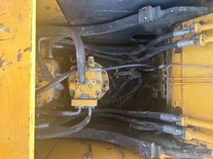 Excavatrice sur chenilles d'occasion Hyundai 220LC-9S, 225LC, 215LC-7, 210LC-7 en bon état, en stock à Shanghai - Product Image 6