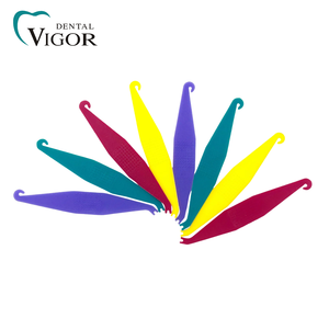 <span class=keywords><strong>Appareil</strong></span> orthodontique <span class=keywords><strong>dentaire</strong></span> jetable en plastique coloré avec crochet <span class=keywords><strong>pour</strong></span> élastiques et attaches - Product Image 1