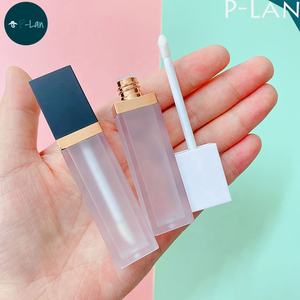 P-लैन ब्रांड स्टॉक 100pcs सफेद काले शीर्ष स्पष्ट पाले सेओढ़ लिया कस्टम Lipgloss ट्यूब फ्लैट 7ml खाली थोक लिप ग्लोस ट्यूब - Product Image 6