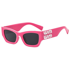 Nouvelle mode <span class=keywords><strong>pas</strong></span> <span class=keywords><strong>cher</strong></span> femmes <span class=keywords><strong>lunettes</strong></span> de soleil 2024 classique rétro designer nuances en gros tendance oeil de chat <span class=keywords><strong>lunettes</strong></span> de soleil - Product Image 4