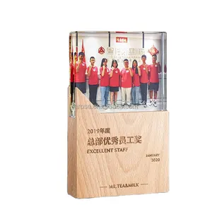 Yiwu Market Cheap Sublimation Commemorative UV Color Printing K9 High Solid Wood Crystal Trophy Customized Glass Award With Wood