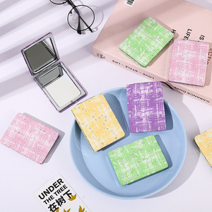 Mới nhất nghệ thuật trừu tượng phong cách du lịch kích thước vuông PU có thể gập lại mỹ phẩm Gương trang điểm nhỏ gọn Mini <span class=keywords><strong>Pocket</strong></span> gương - Product Image 5