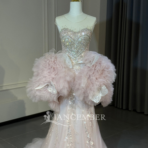 Vestido de Quinceañera Xs318, Hermoso Vestido Rosa Ilusorio con Cuello Redondo, Adornado con Cristales, Estilo Sirena, Falda con Volumen, Jancember - Product Image 5